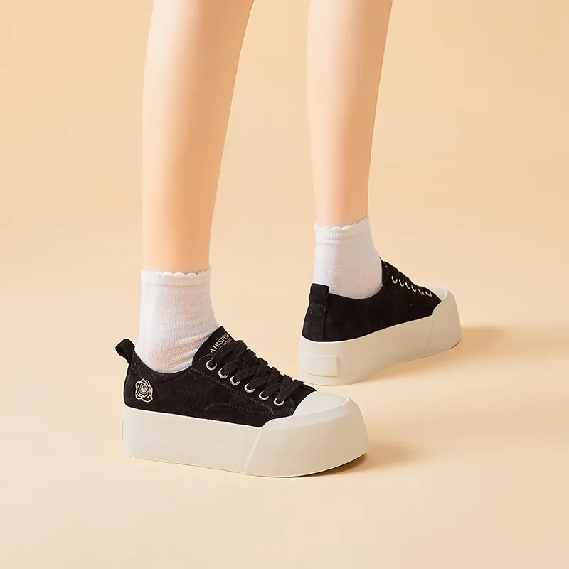 Bull Charm Low Top Canvas Shoes Women's Black-5