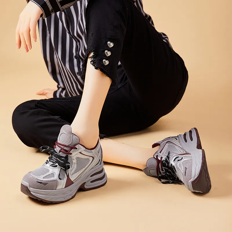 Bull Charm Abrasion Resistant Low Top Chunky Sneakers Women's-1