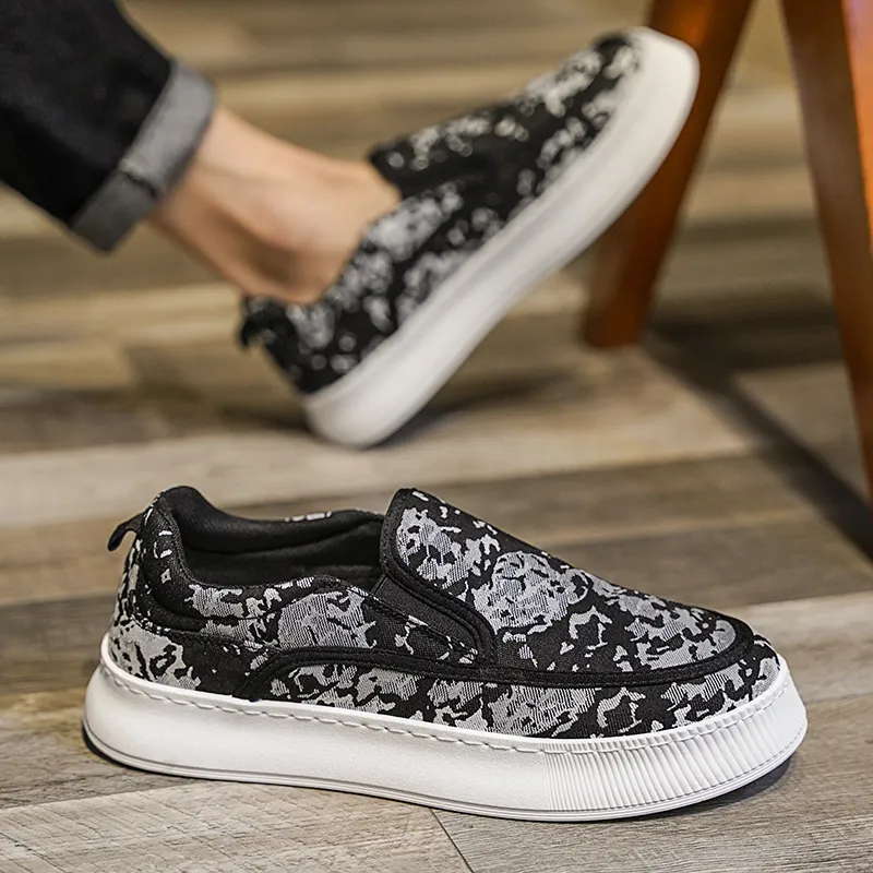 Bull Charm Low-Top Canvas Shoes Men's-16