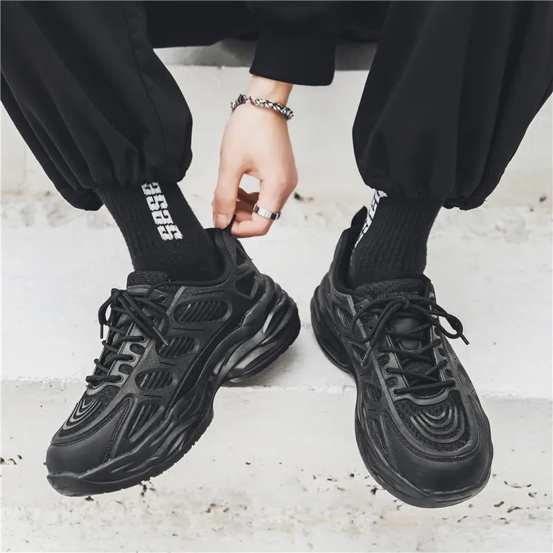 Bull Charm Low Top Chunky Sneakers Men's Black-3