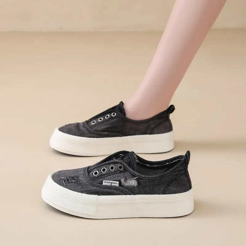 Bull Charm Abrasion-Resistant Canvas Shoes Women's-7