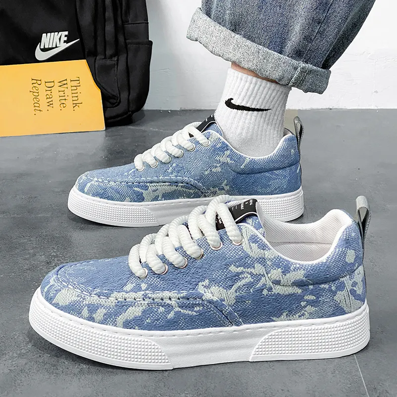 Bull Charm Low-Top Skateboard Shoes Men's-3