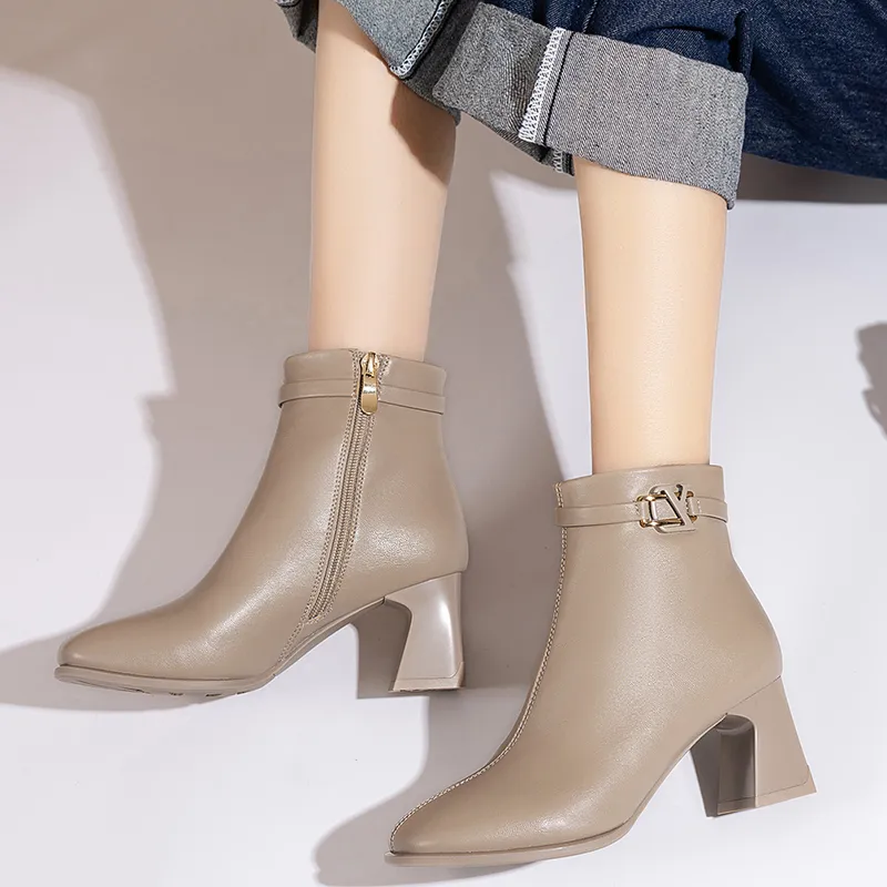 Bull charm Ankle Boots Women's-8