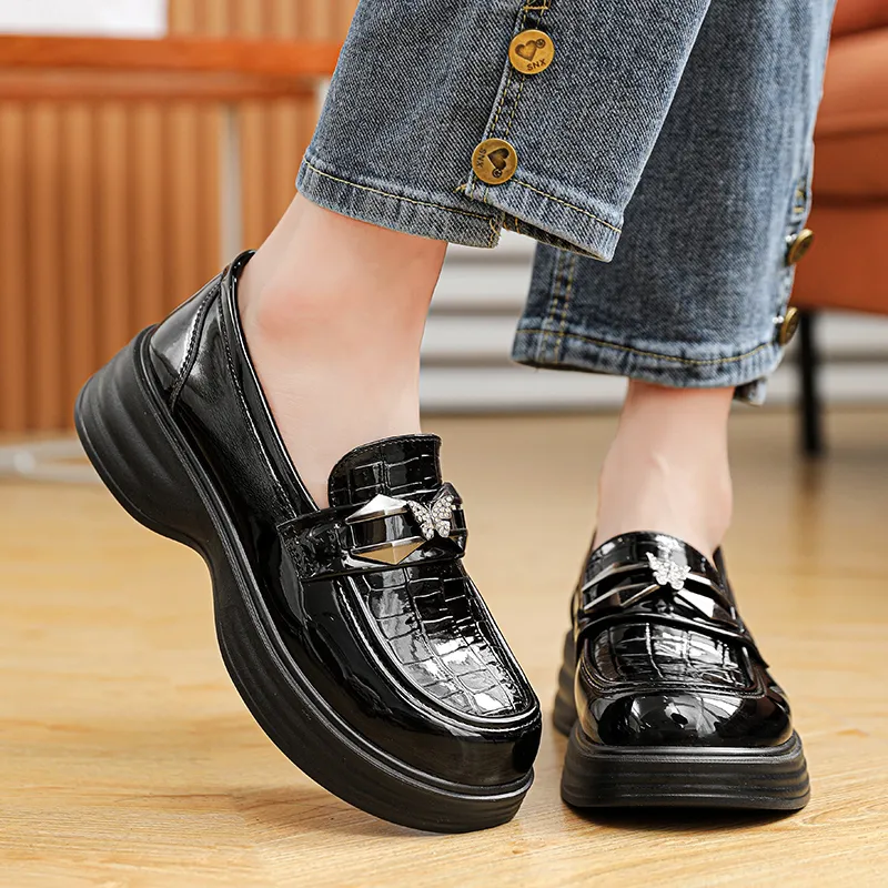 Bull Charm Loafers Women's Black-5