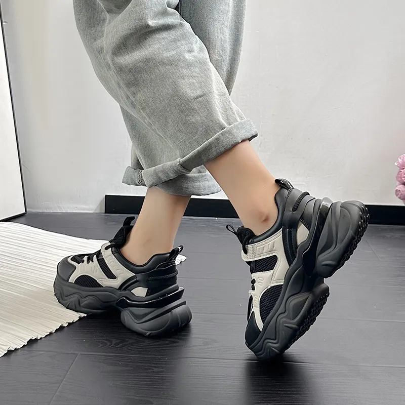 Bull Charm Low-Top Chunky Sneakers Women's-9