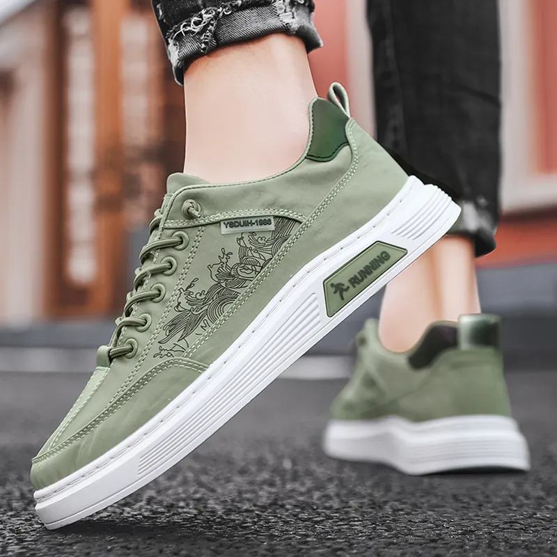 Bull Charm Low-Top Skateboard Shoes Men's-16