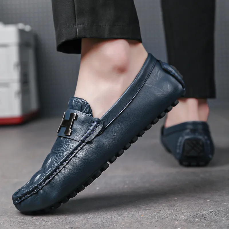 Bull charm Gommino Loafers Men Black/White/Gray/Blue-11