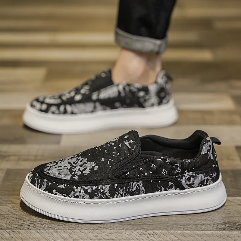 Bull Charm Low-Top Canvas Shoes Men's-13