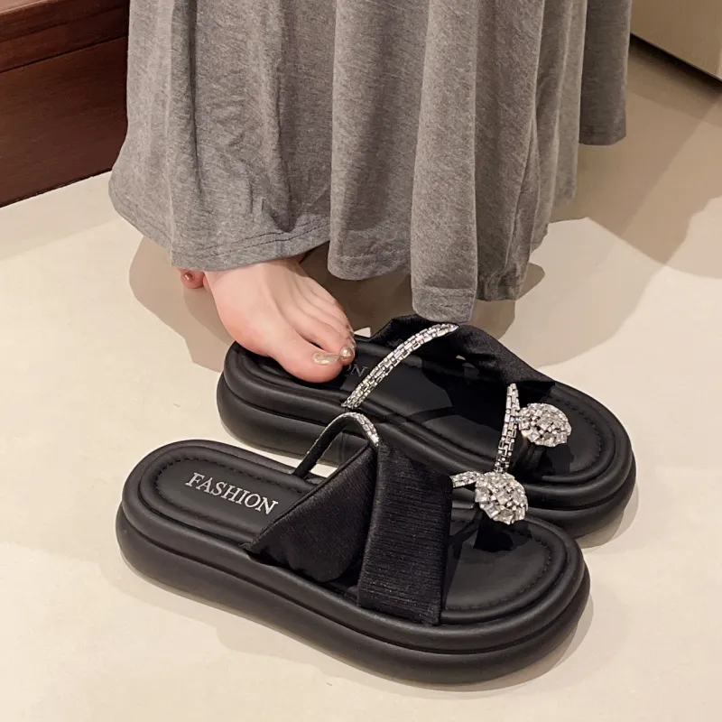 Bull Charm Abrasion Resistant Flip Flops Women's-1