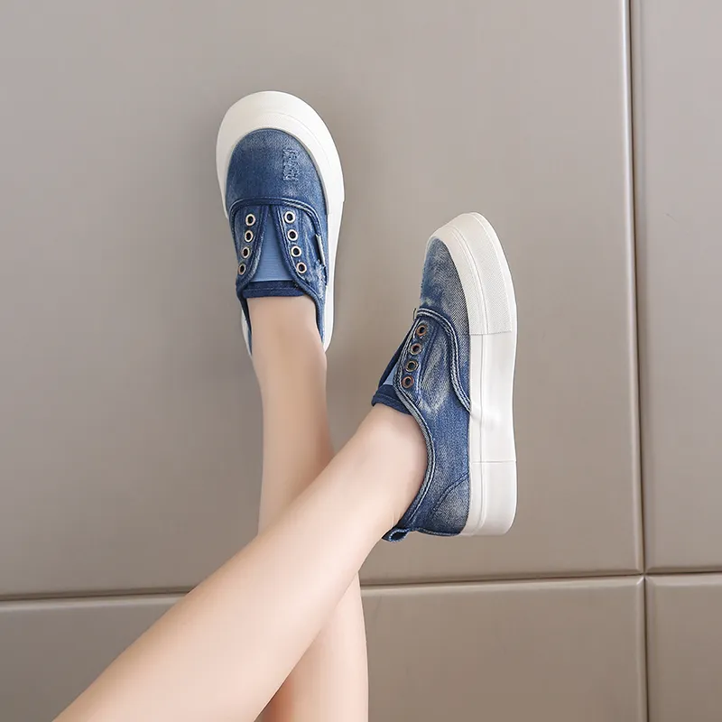 Bull Charm Abrasion-Resistant Canvas Shoes Women's-3