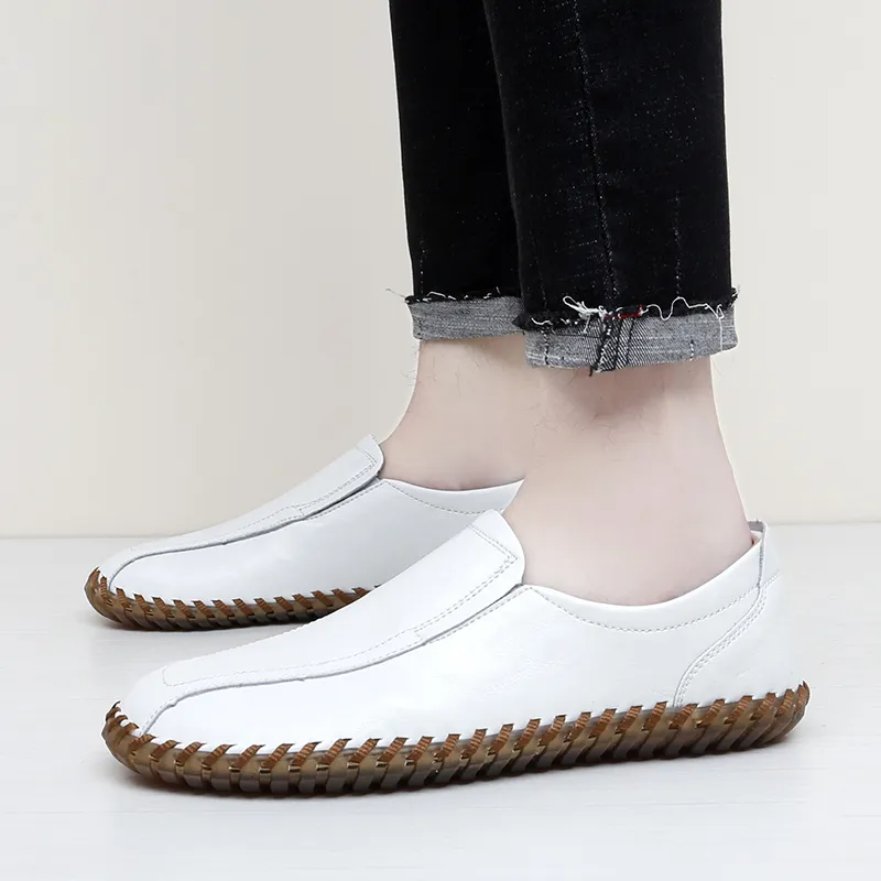 Bull charm Gommino Loafers Men Black/White/Brown-1