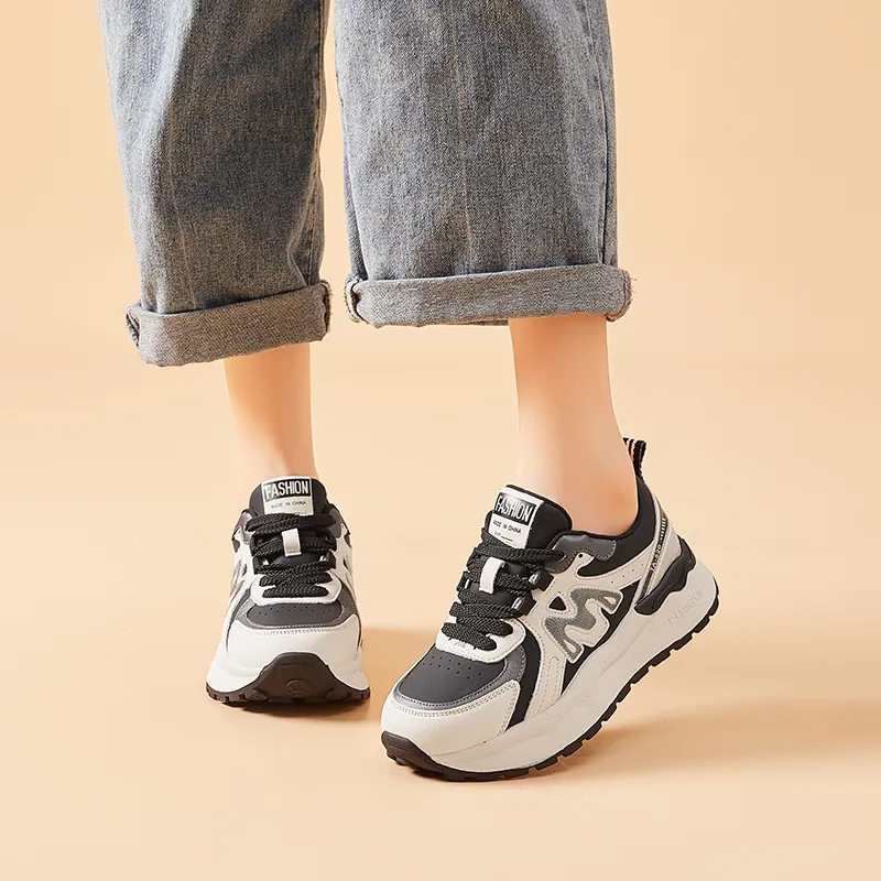 Bull Charm Abrasion Resistant Slip Resistant Low Top Chunky Sneakers Women's-3