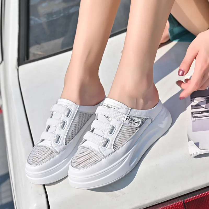 Bull Charm Slip Resistant Wrap toe Slippers Women's-9