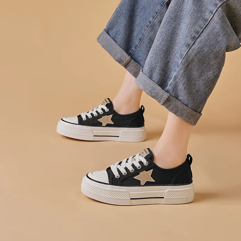 Bull Charm Abrasion-Resistant Low-Top Canvas Shoes Women's-1