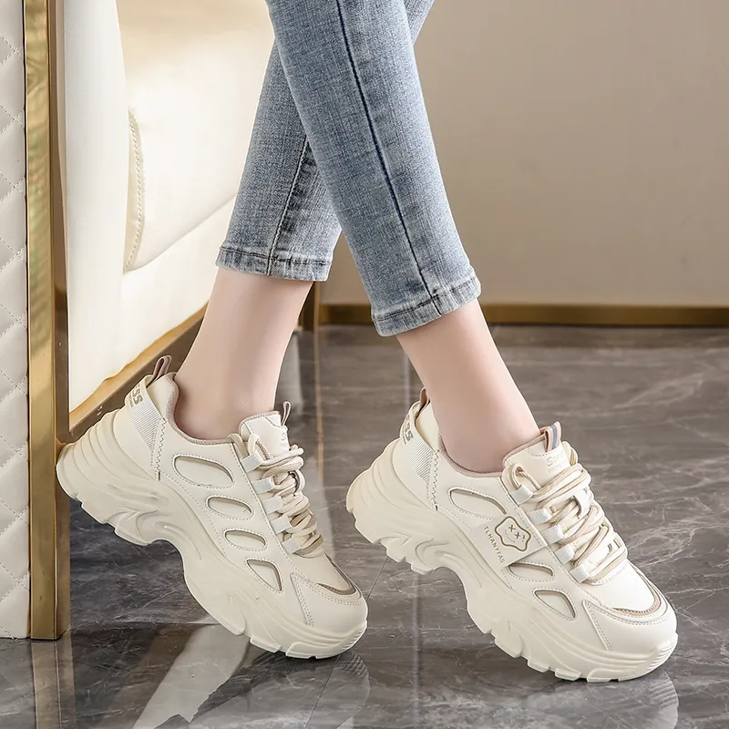 Bull Charm Low-Top Chunky Sneakers Women's-10