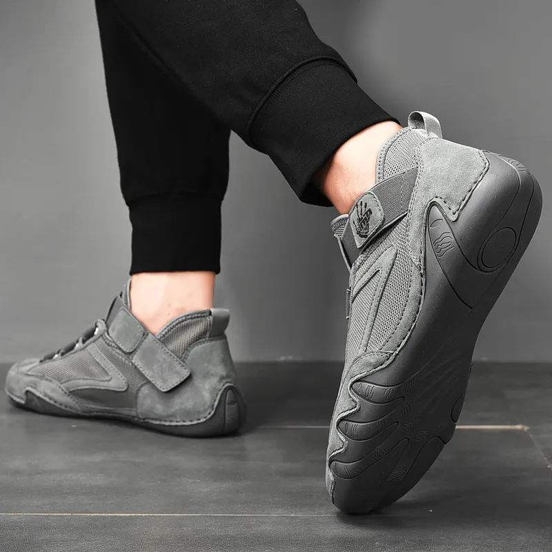 Bull Charm Slip Resistant Low Top Casual Shoes Men's-8