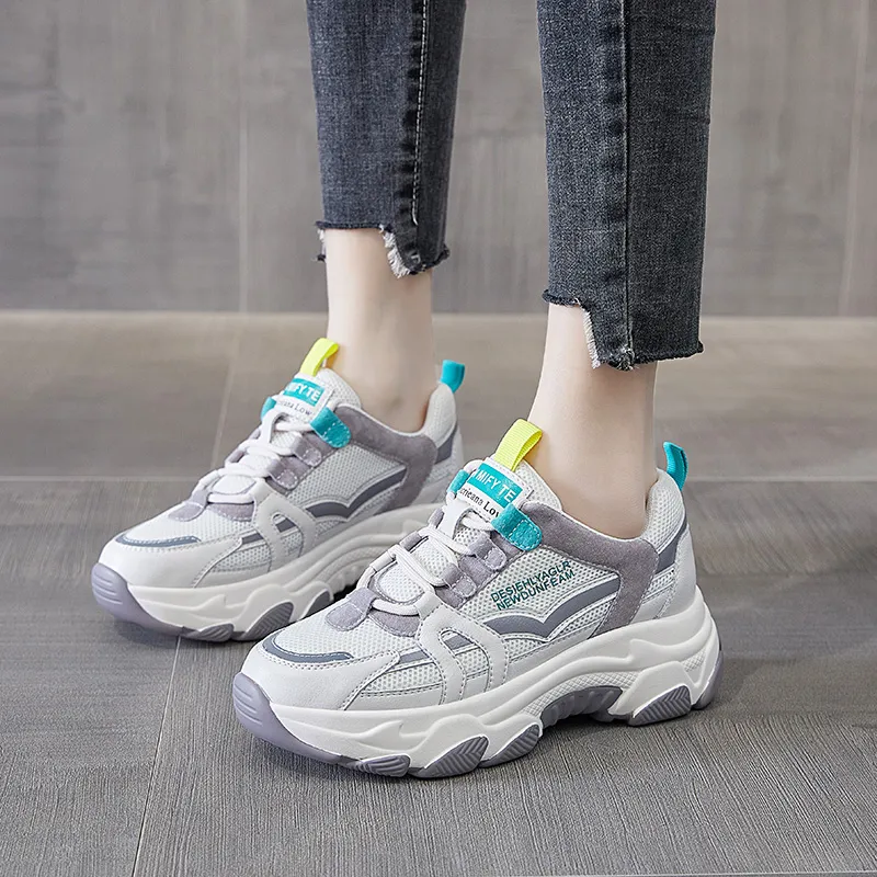Bull Charm Abrasion Resistant Low Top Chunky Sneakers Women's-3
