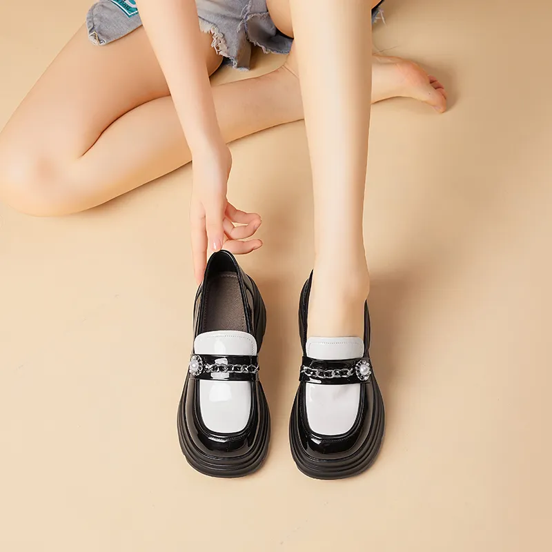 Bull charm Loafers Women's Black/White-7