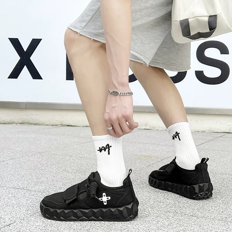 Bull Charm Abrasion Resistant Low Top Casual Shoes Men's-2