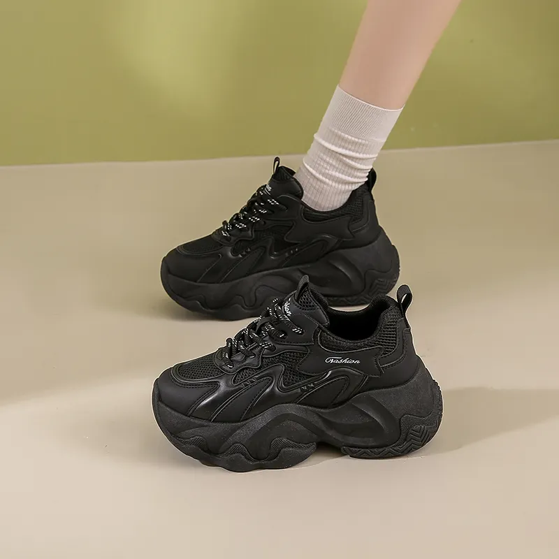 Bull Charm Abrasion-Resistant Slip-Resistant Low-Top Chunky Sneakers Women's-8