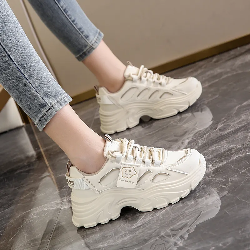 Bull Charm Low-Top Chunky Sneakers Women's-8