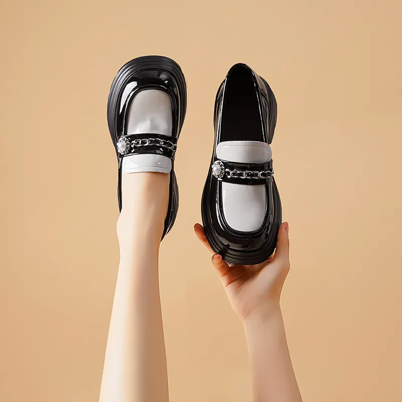 Bull charm Loafers Women's Black/White-11