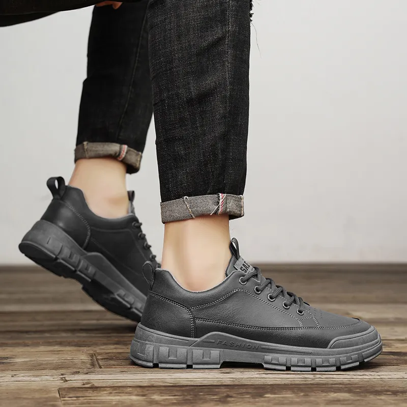 Bull Charm Slip Resistant Low Top Casual Shoes Men's-10