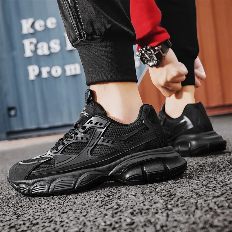 Bull Charm Abrasion Resistant Low Top Chunky Sneakers Men's-7