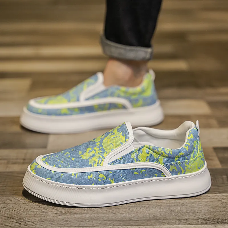 Bull Charm Low-Top Canvas Shoes Men's-1