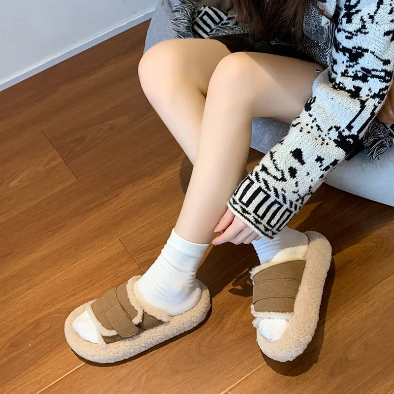 Bull Charm Abrasion-Resistant Slide Slippers Women's-6