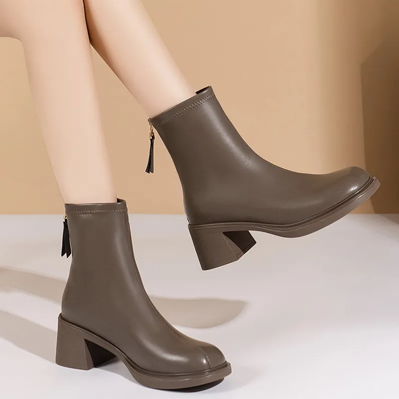Bull Charm Short Chelsea Boots Women's-7