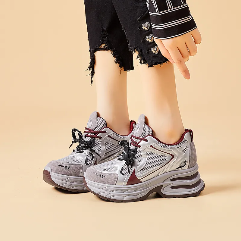 Bull Charm Abrasion Resistant Low Top Chunky Sneakers Women's-3