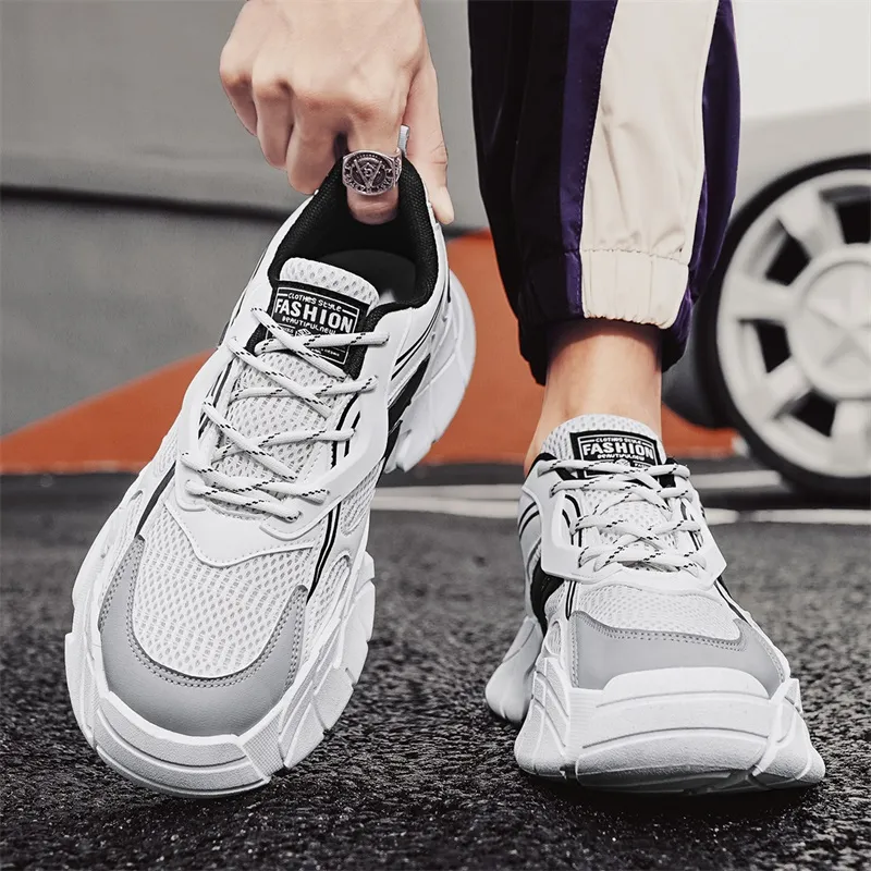Bull Charm Low-Top Chunky Sneakers Men's-10