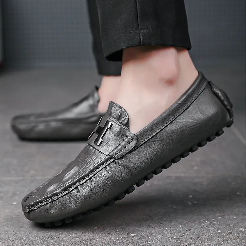 Bull charm Gommino Loafers Men Black/White/Gray/Blue-7