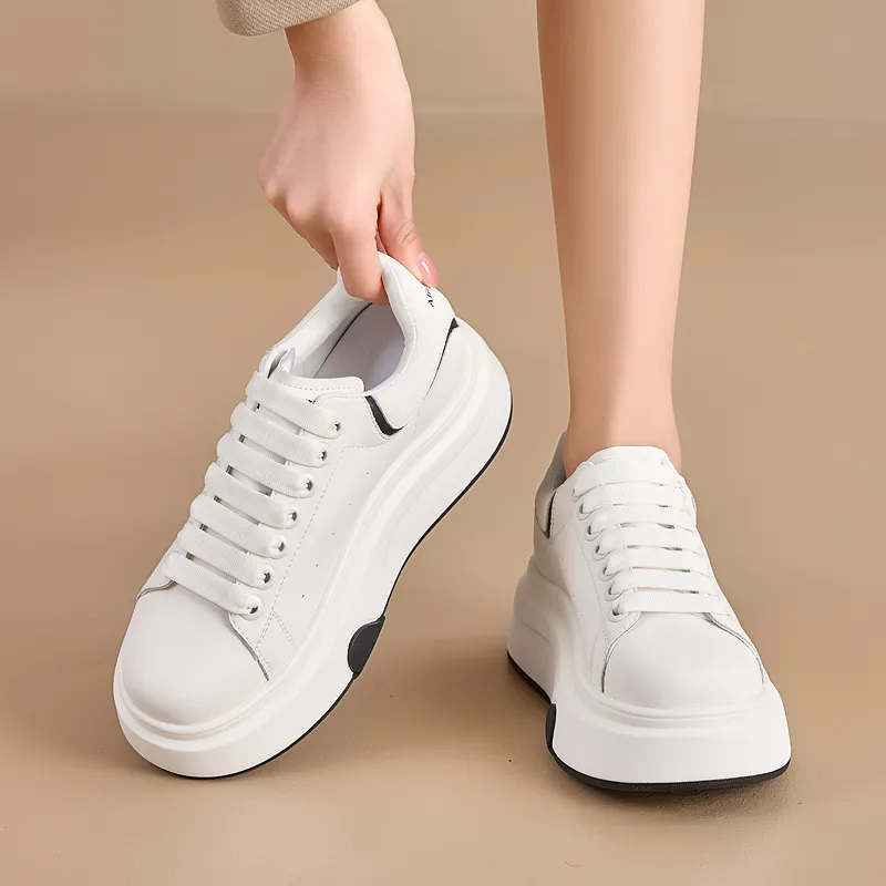 Bull Charm Low-Top Skateboard Shoes Women's-1