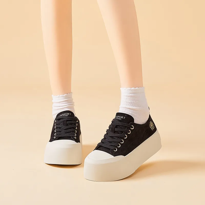 Bull Charm Low Top Canvas Shoes Women's Black-2
