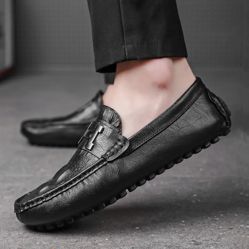 Bull charm Gommino Loafers Men Black/White/Gray/Blue-1