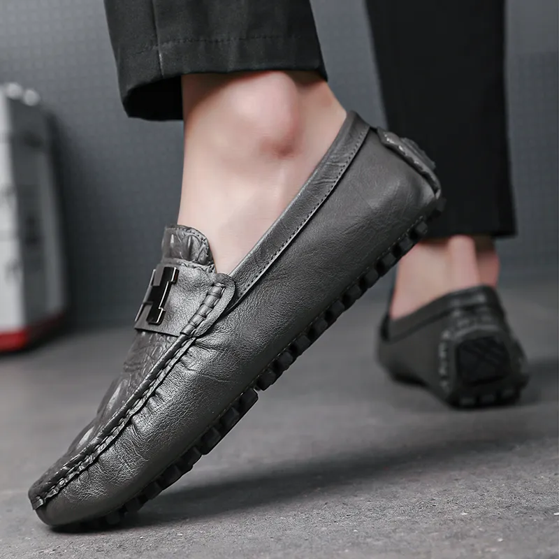 Bull charm Gommino Loafers Men Black/White/Gray/Blue-8