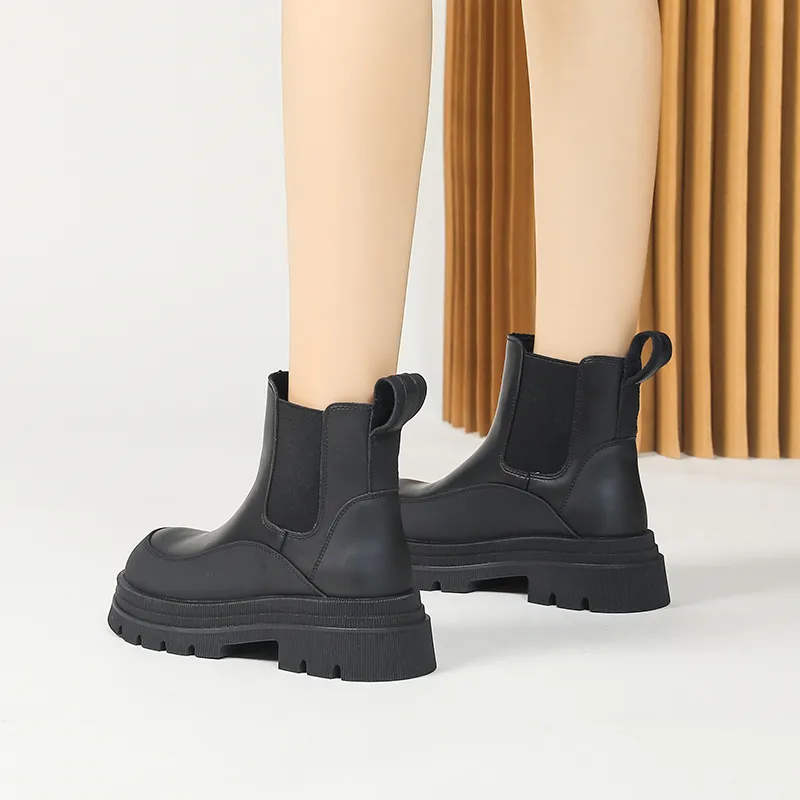 Bull Charm Crew Chelsea Boots Women's-3