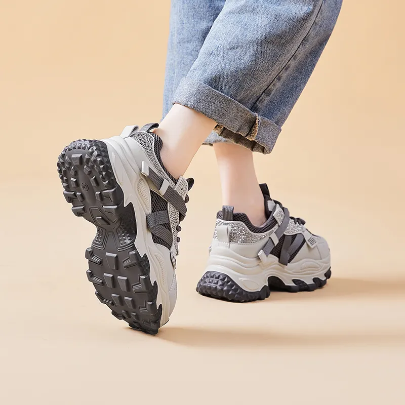 Bull Charm Abrasion Resistant Low Top Chunky Sneakers Women's-4