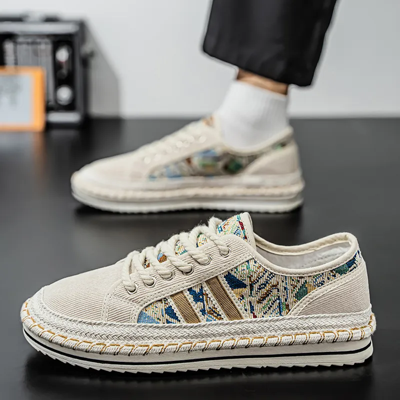Bull Charm Abrasion Resistant Low Top Canvas Shoes Men's-1