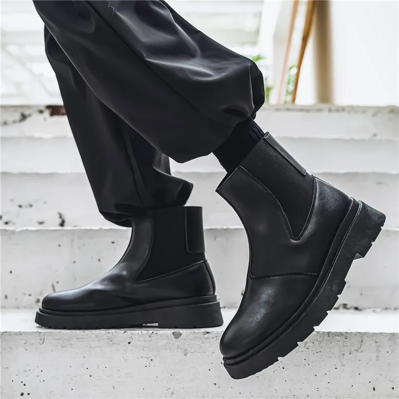 Bull Charm Chelsea Boots Men's Black-2