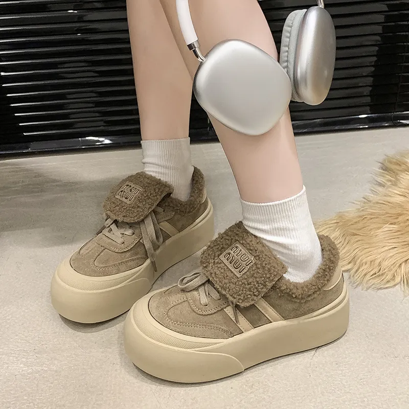 Bull Charm Abrasion Resistant Low Top Skateboard Shoes Unisex-8