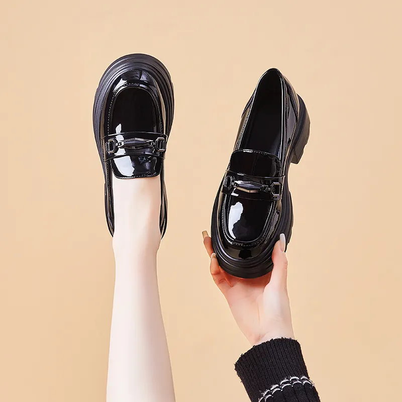 Bull Charm Loafers 6.5cm Women's Black-1