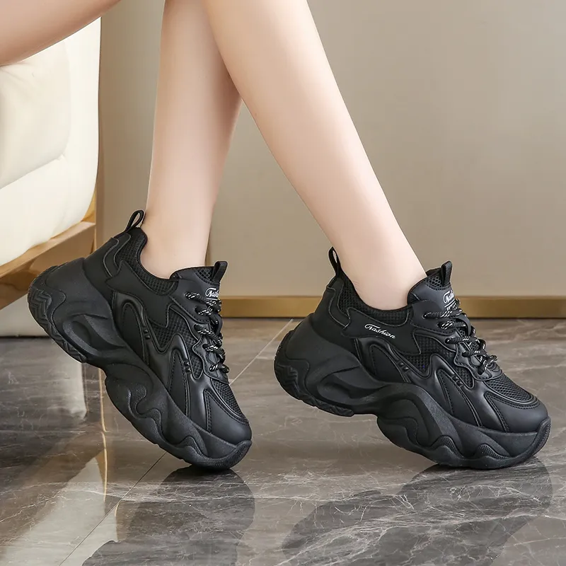 Bull Charm Abrasion-Resistant Slip-Resistant Low-Top Chunky Sneakers Women's-10