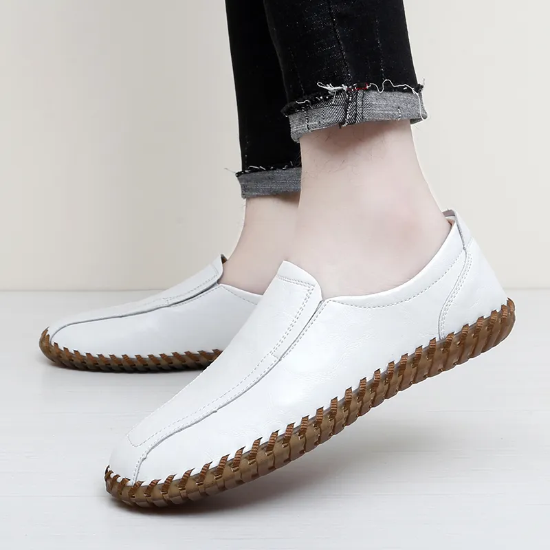 Bull charm Gommino Loafers Men Black/White/Brown-3