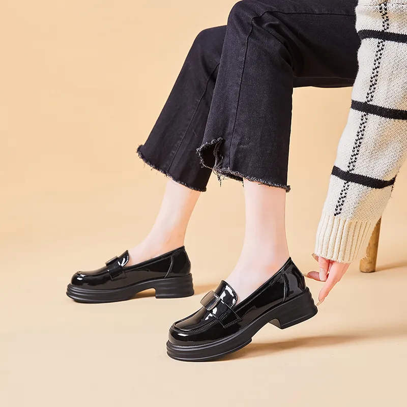 Bull Charm Loafers 4cm Women's Black-3