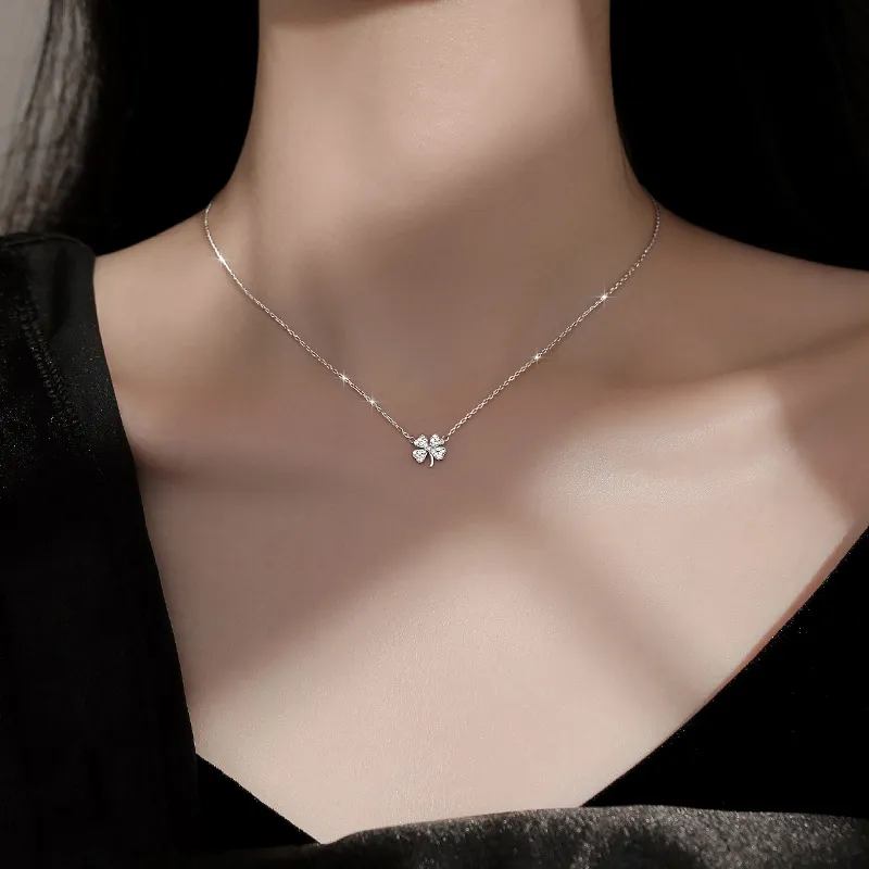 CHUVORA Luxury Style Versatile Necklace Advanced Lightweight Minimalist Lucky Leaf Collarbone Chain Women's-6