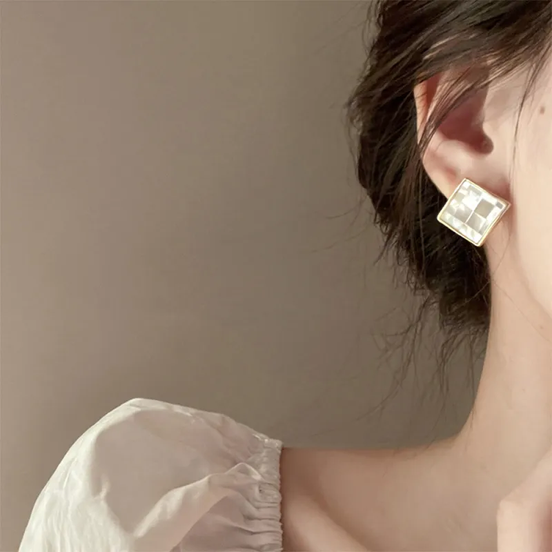 Anxious Mother Of Pearl Stud Earrings Women's-2