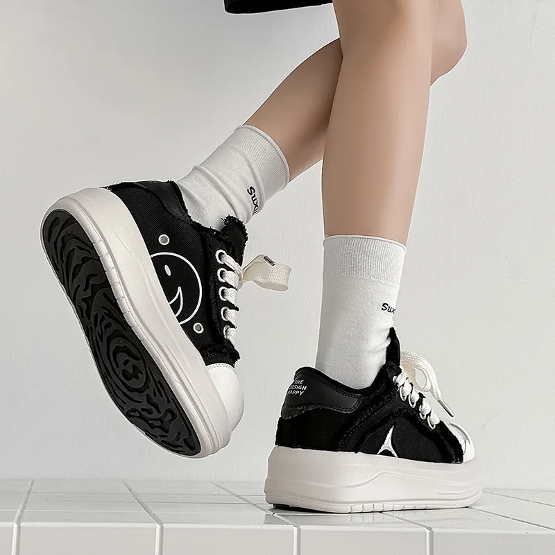 MILLIE'S Low Top Skateboard Shoes Unisex Black White-4
